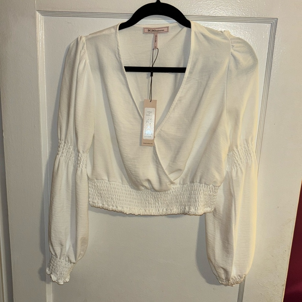 BCBG generation long sleeve top